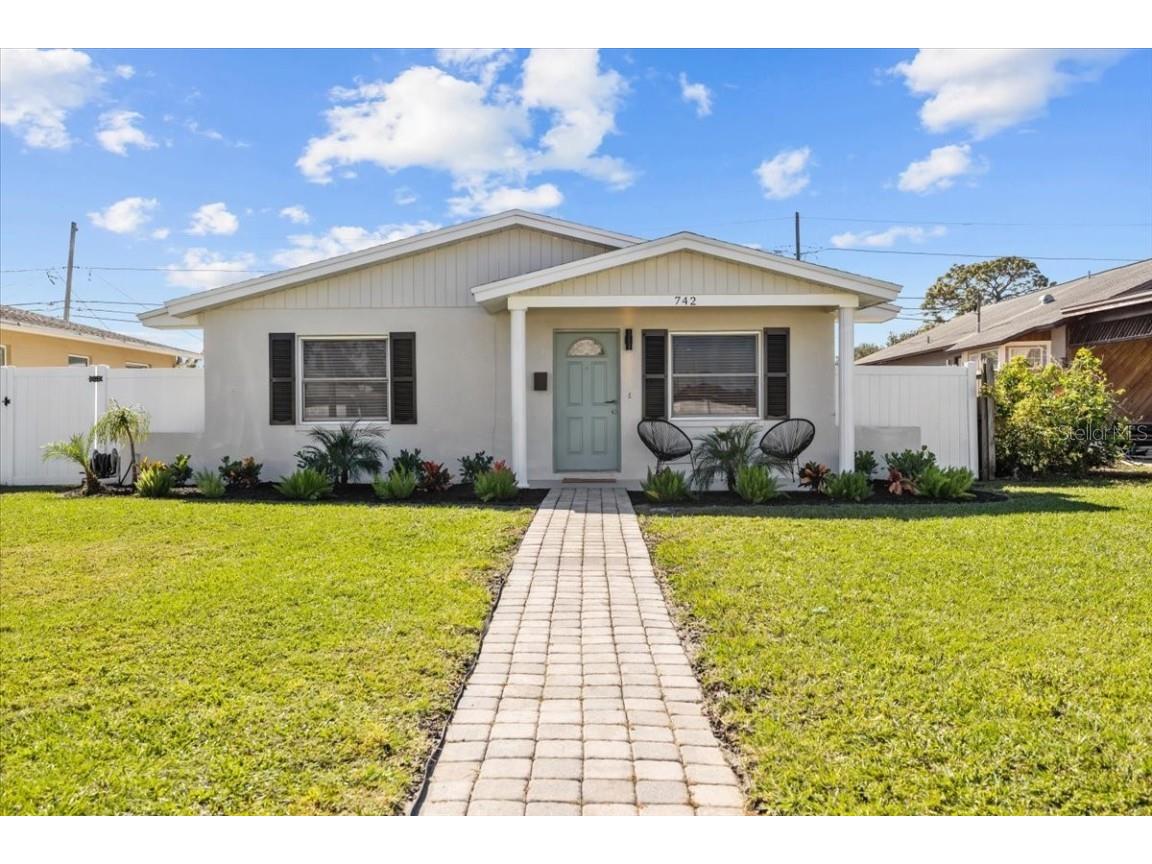 742 91st Avenue N Saint Petersburg FL 33702 TB8446334 image1