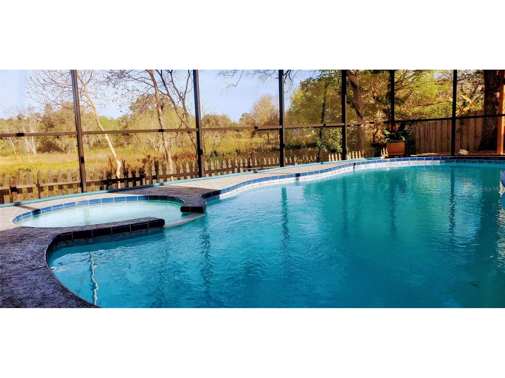 742 Arthurs Court Tarpon Springs FL 34689 U8196624 image1