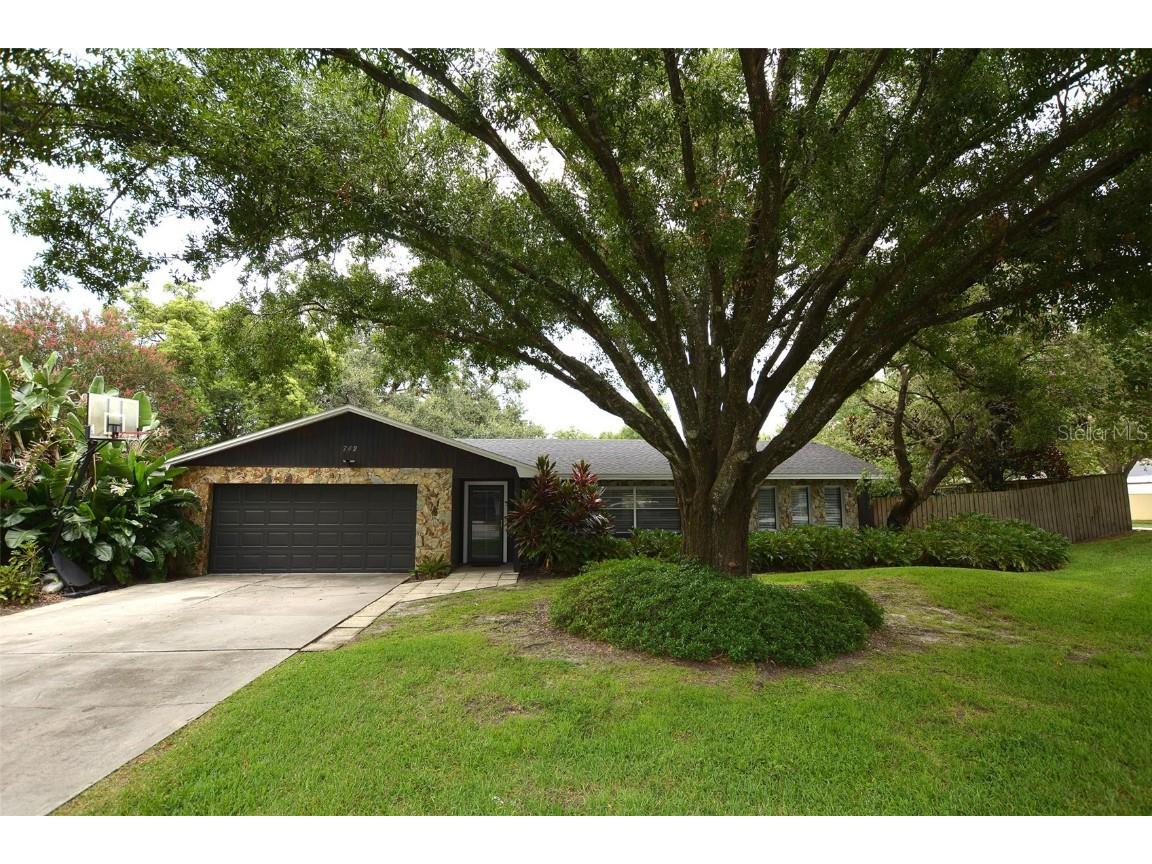 742 Royal Glen Drive Lakeland FL 33813 L4938613 image1