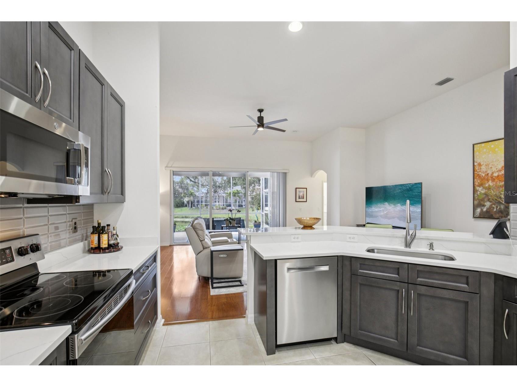 742 Shorecrest Drive Sarasota FL 34232 A4684004 image12