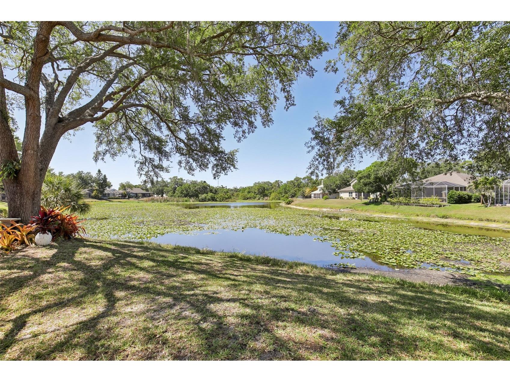 742 Shorecrest Drive Sarasota FL 34232 A4684004 image2