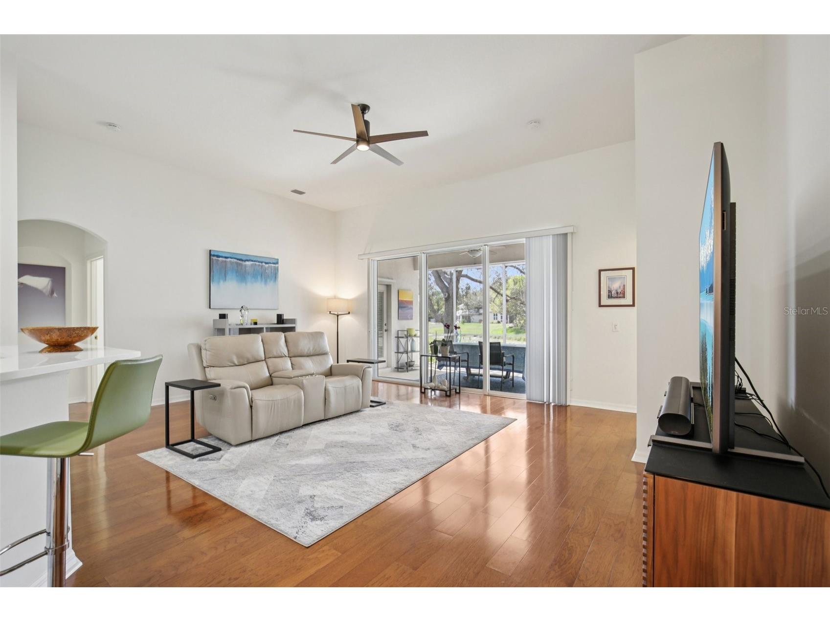 742 Shorecrest Drive Sarasota FL 34232 A4684004 image4