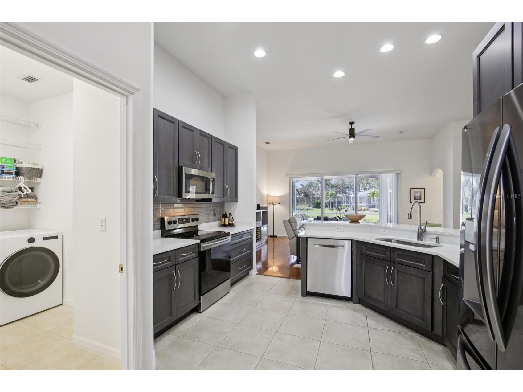 742 Shorecrest Drive Sarasota FL 34232 A4684004 image9