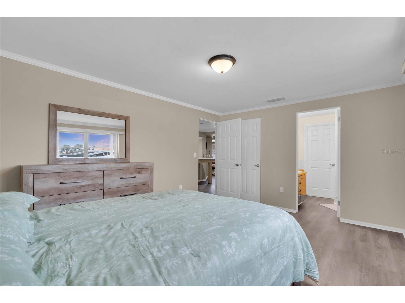 7420 Cass Circle Sarasota FL 34231 A4696307 image12