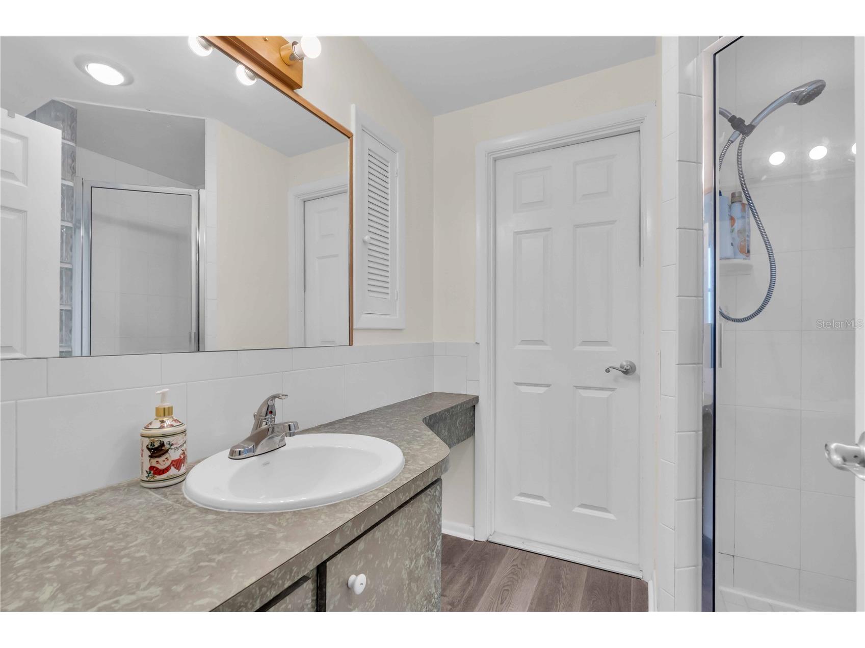 7420 Cass Circle Sarasota FL 34231 A4696307 image13