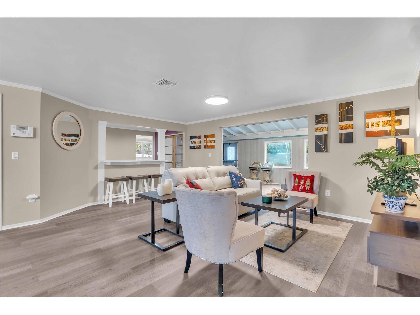 7420 Cass Circle Sarasota FL 34231 A4696307 image2