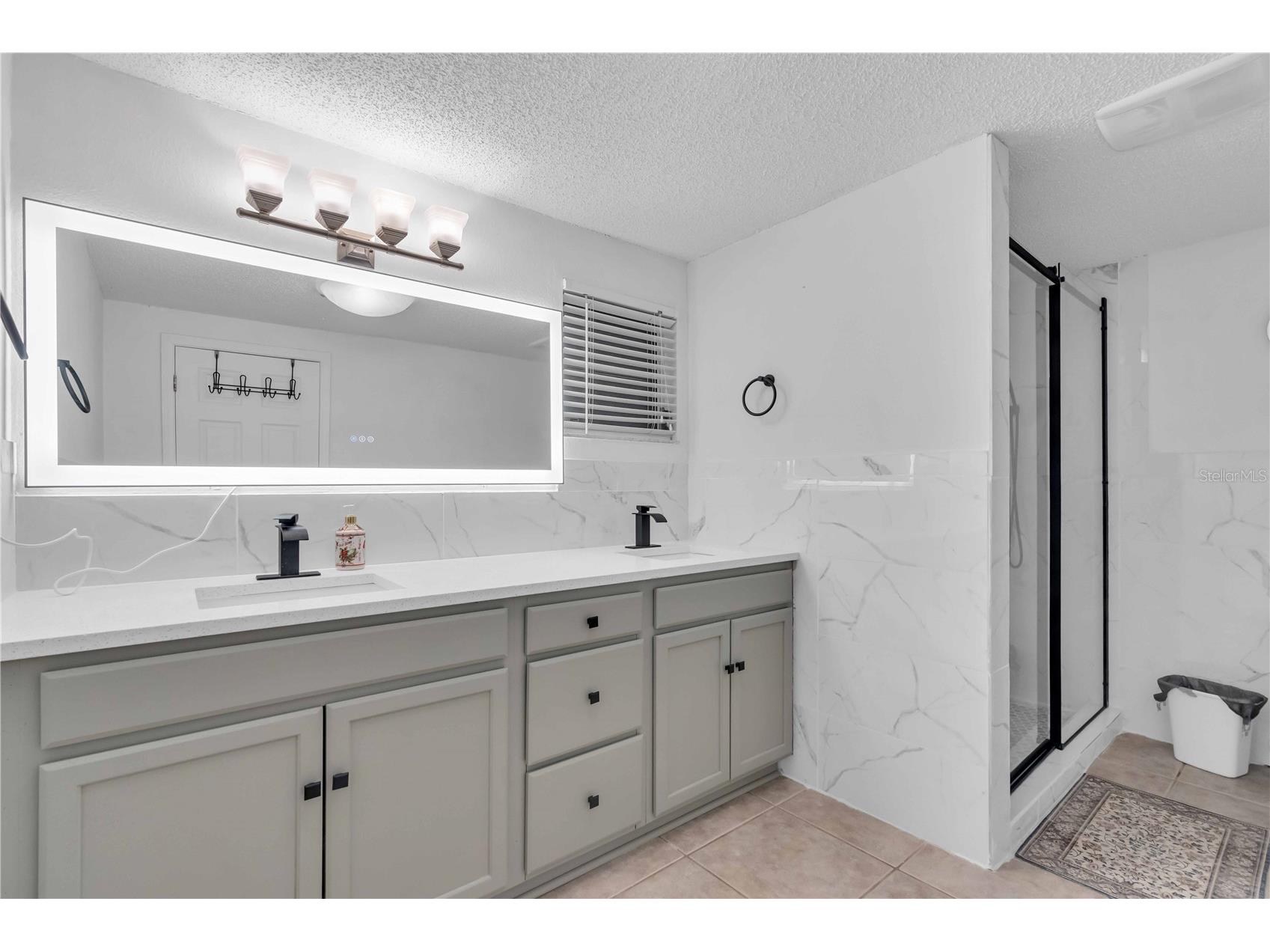 7420 Cass Circle Sarasota FL 34231 A4696307 image24