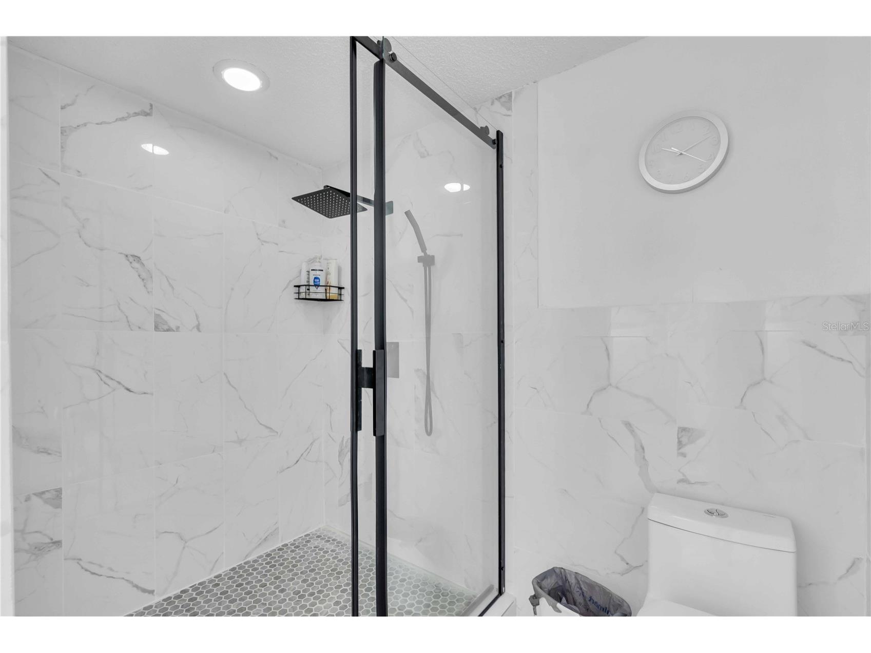 7420 Cass Circle Sarasota FL 34231 A4696307 image25
