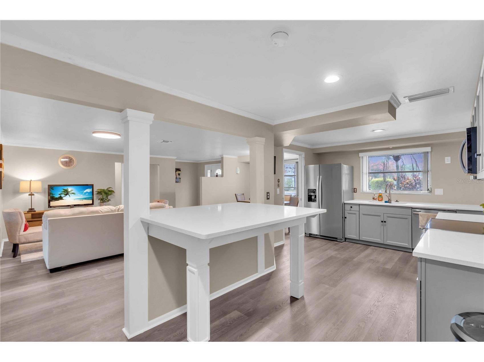 7420 Cass Circle Sarasota FL 34231 A4696307 image8