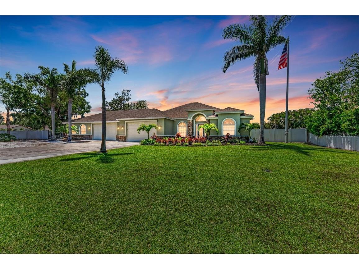 7420 Tuttle Avenue Sarasota FL 34243 A4650992 image1