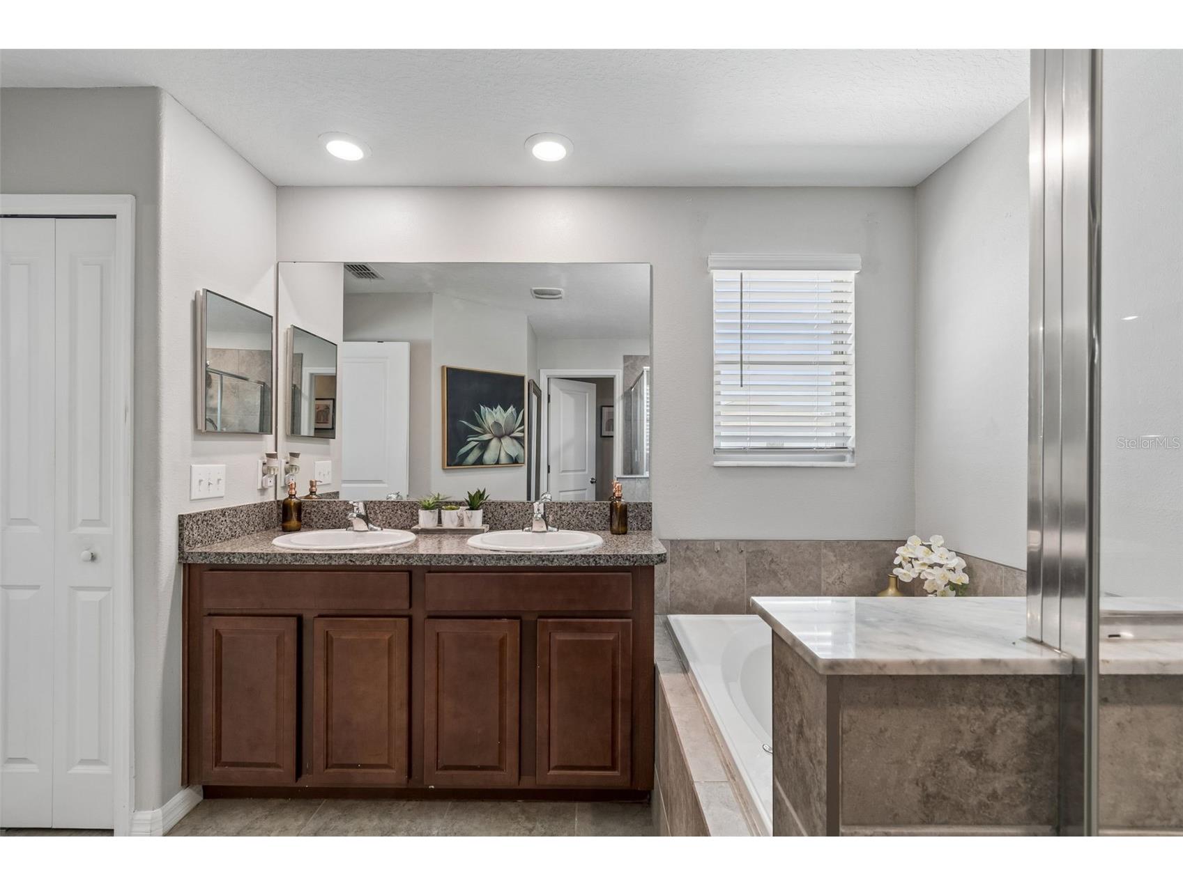 7422 French Marigold Avenue Tampa FL 33619 TB8503296 image51