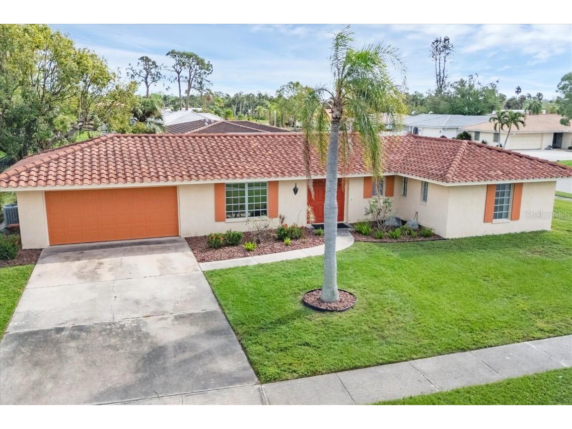 7423 Dickens Drive Sarasota FL 34231 A4628309 image1