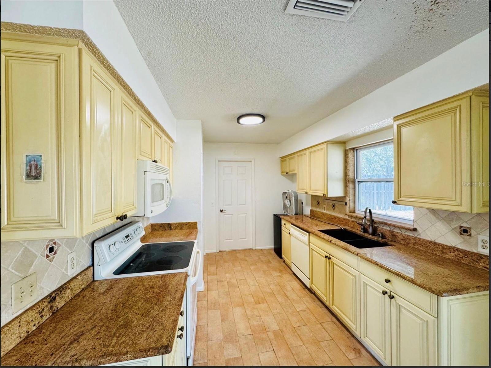 7423 Mohawk Trail Spring Hill FL 34606 TB8484688 image17