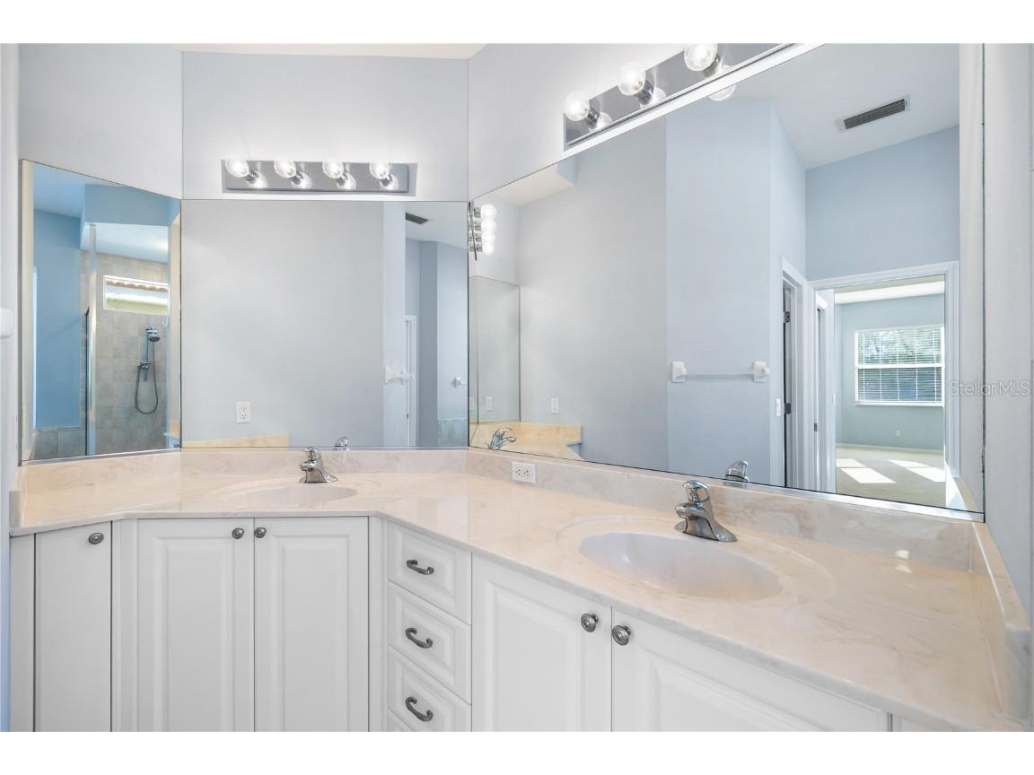 7423 Riviera Cove Lakewood Ranch FL 34202 A4669624 image23