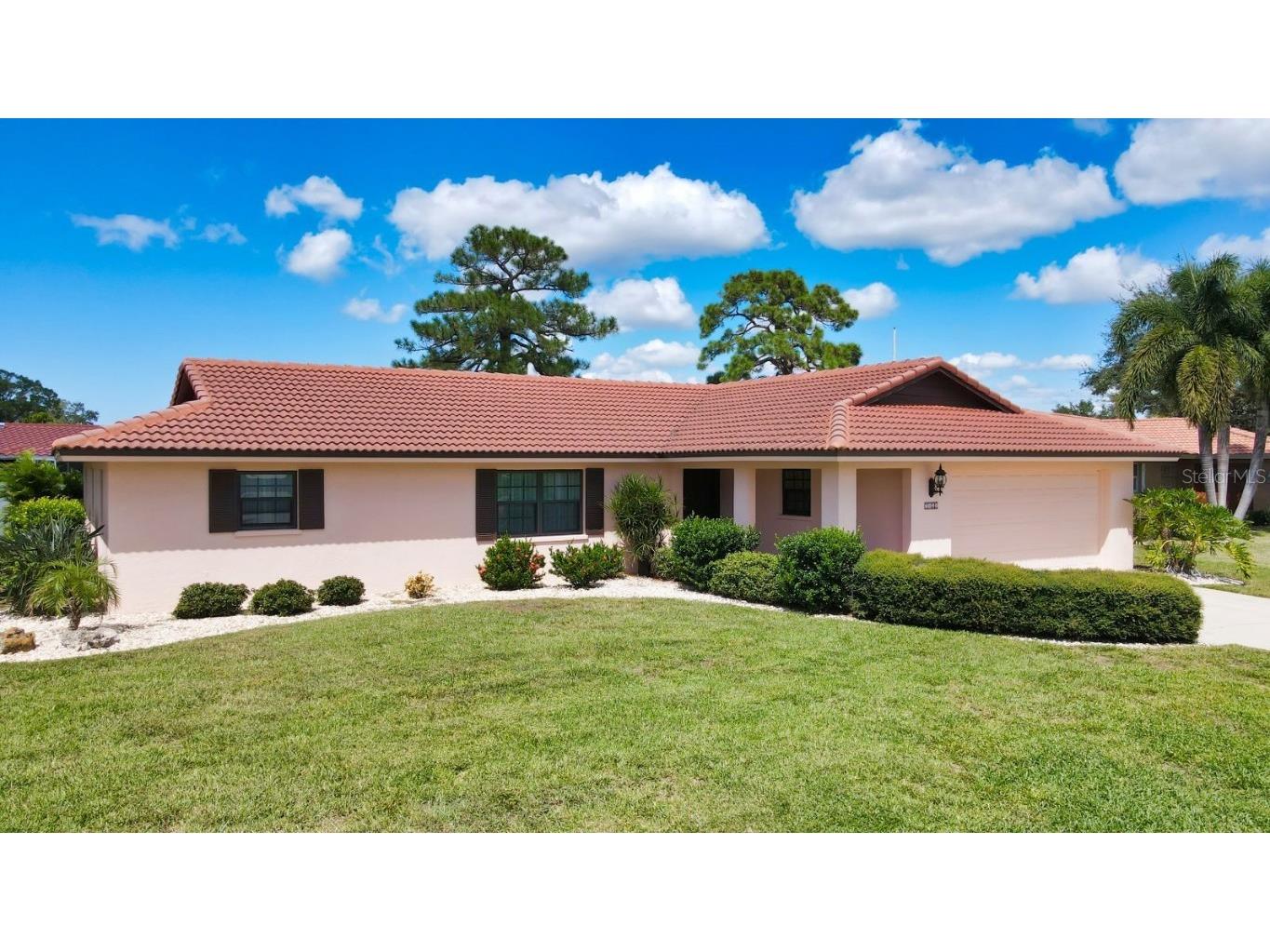 7424 Mariana Drive Sarasota FL 34231 A4585242 image1