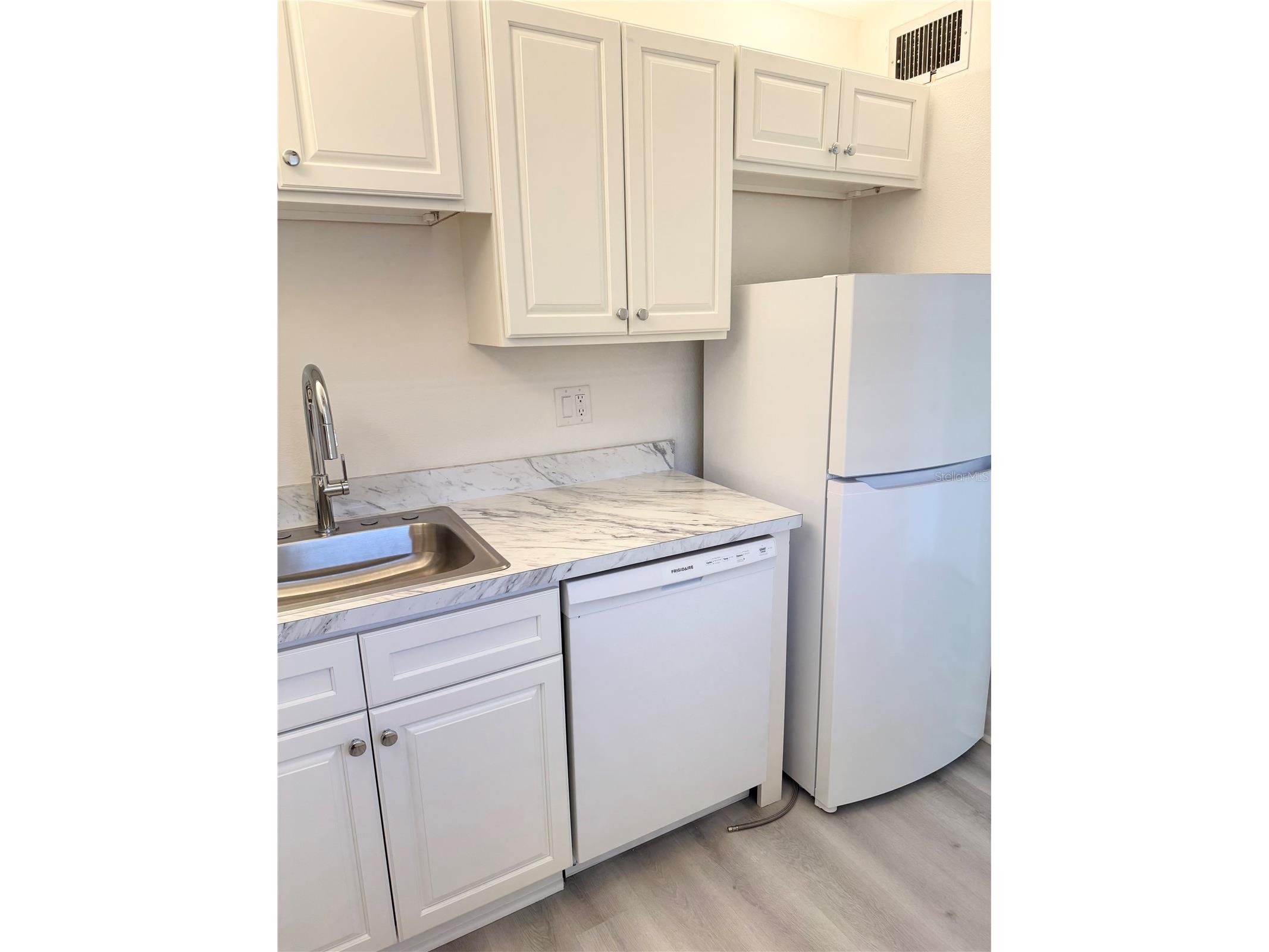 7425 Bay Island Drive S #103 South Pasadena FL 33707 - RED FISH PASS TB8484151 image16