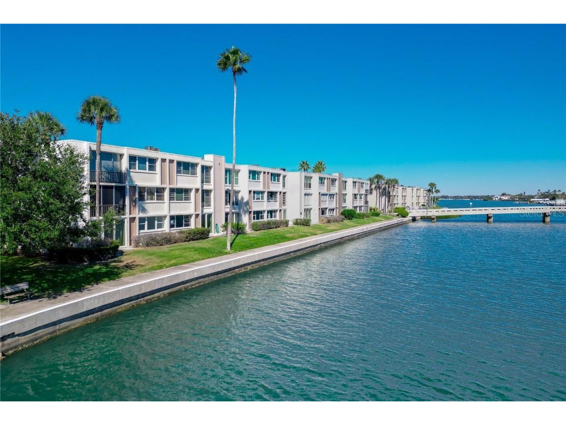 7425 Bay Island Drive S #108 South Pasadena FL 33707 - BOCA CIEGA BAY TB8445386 image3