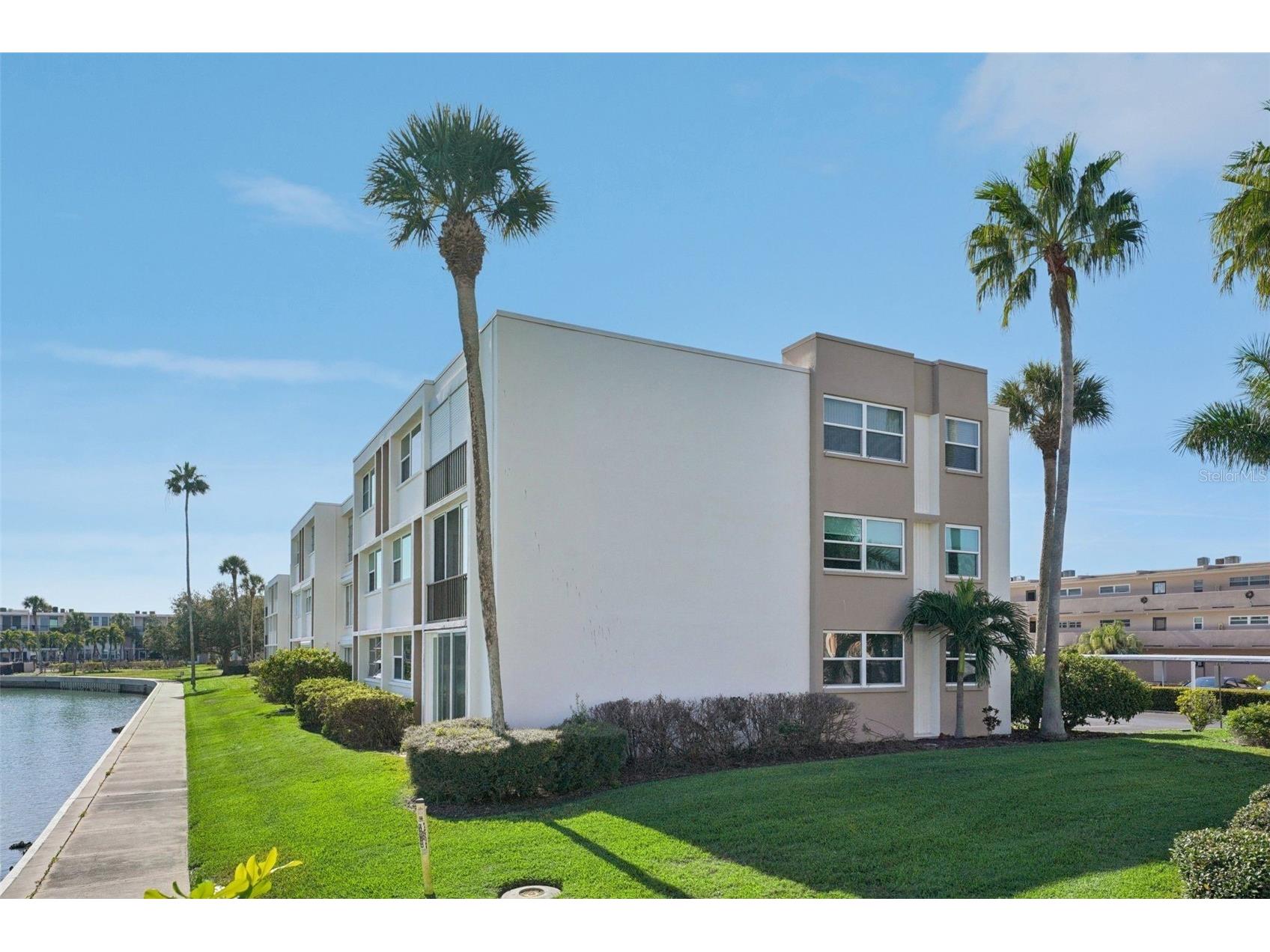 7425 Bay Island Drive S #203 South Pasadena FL 33707 - BOCA CIEGA BAY TB8462956 image1