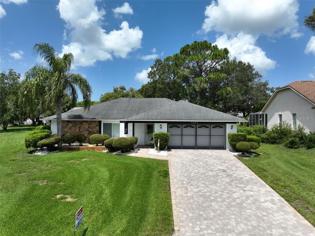 7425 Leith Court Weeki Wachee FL 34613 W7877707 image1