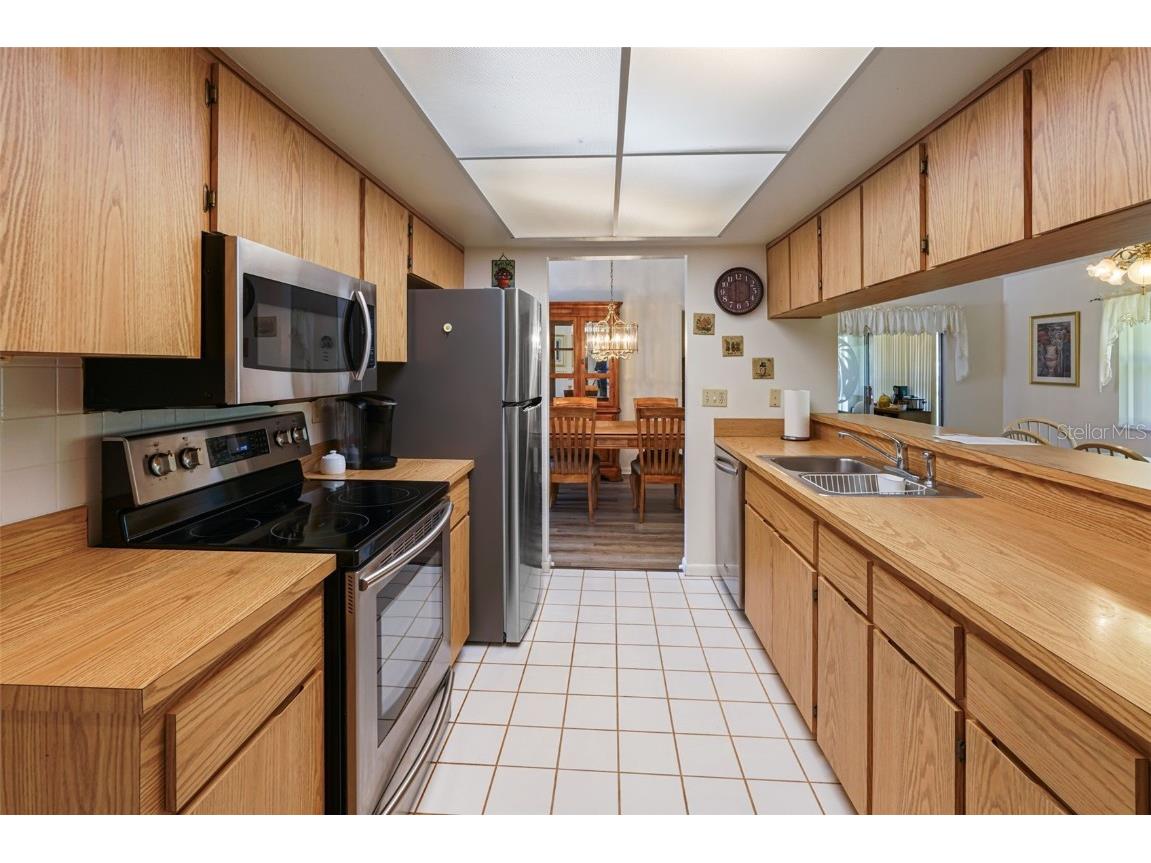 7425 Leith Court Weeki Wachee FL 34613 W7877707 image2