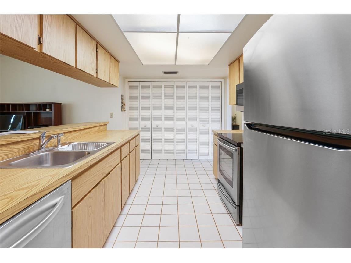 7425 Leith Court Weeki Wachee FL 34613 W7877707 image3