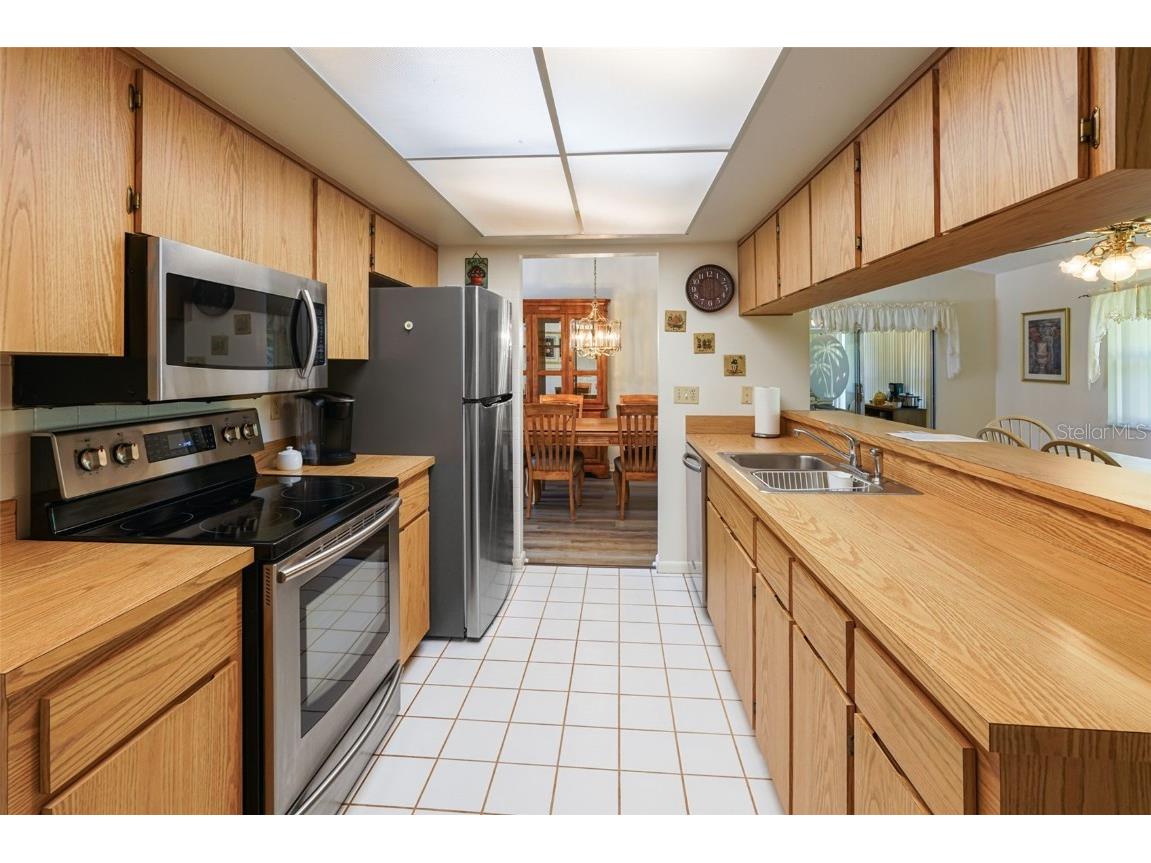 7425 Leith Court Weeki Wachee FL 34613 W7877707 image4