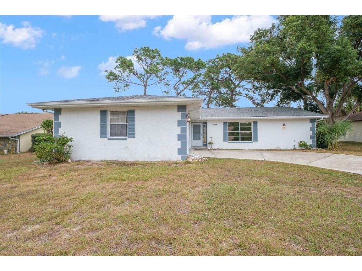 7426 Allen Drive Weeki Wachee FL 34613 W7859800 image1