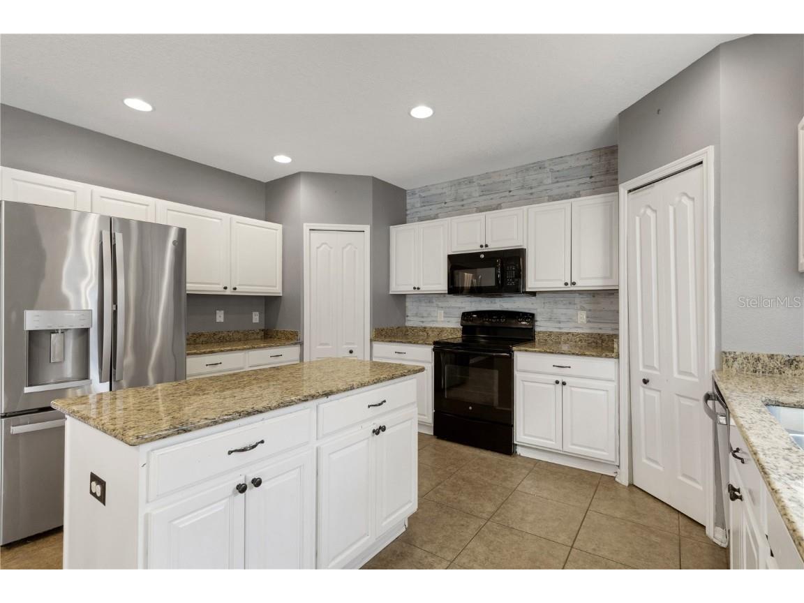 7427 61st Street E Palmetto FL 34221 A4670062 image23