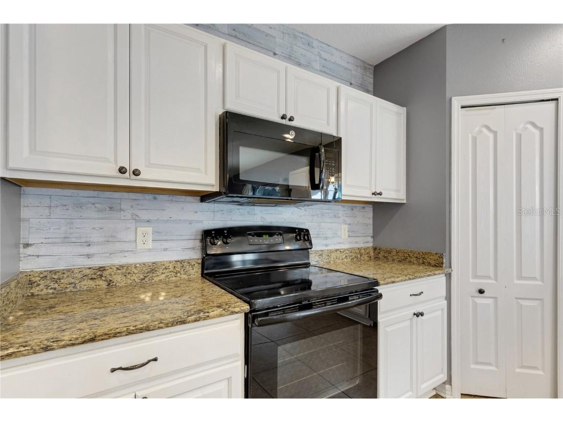 7427 61st Street E Palmetto FL 34221 A4670062 image25