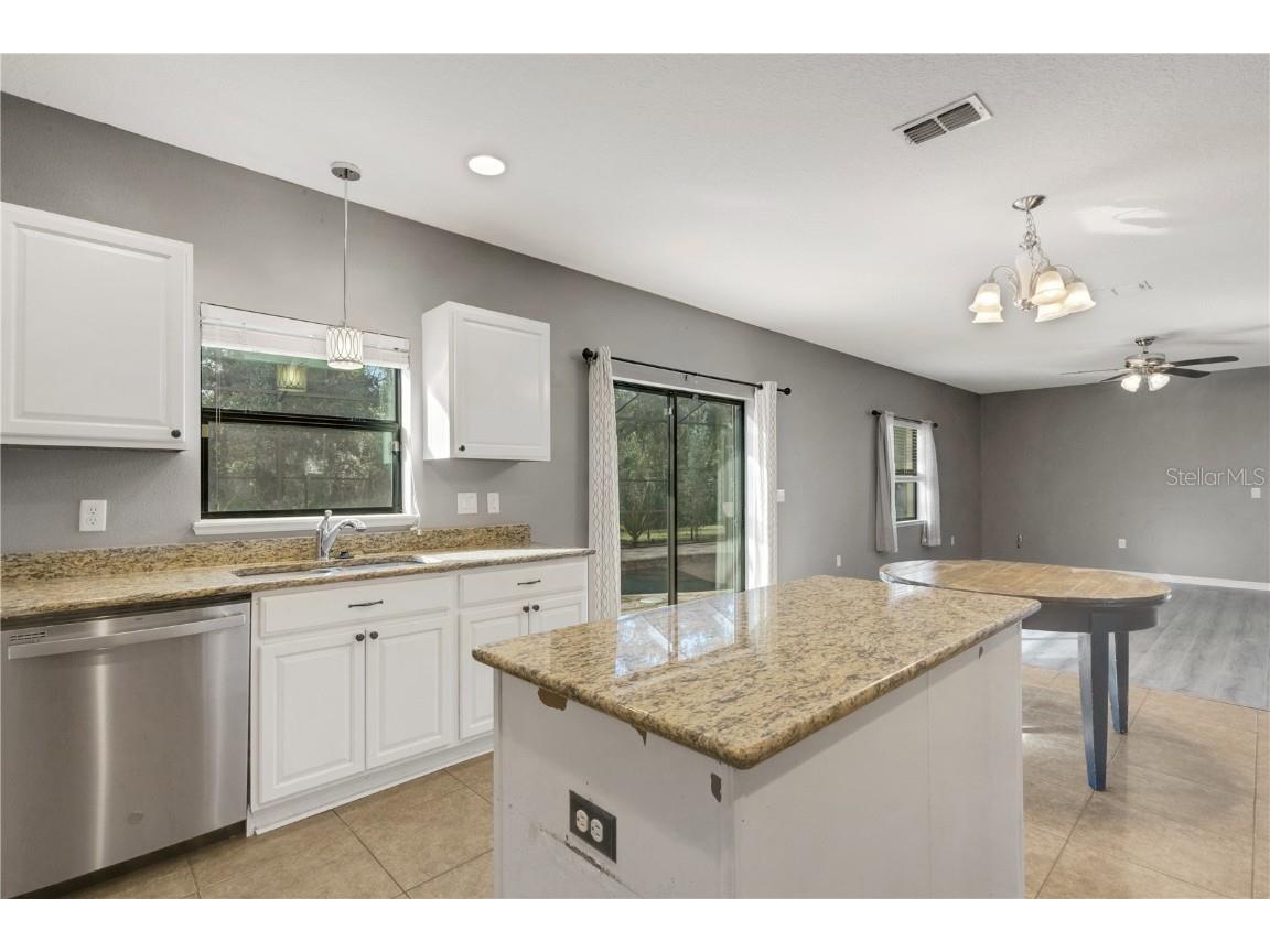 7427 61st Street E Palmetto FL 34221 A4670062 image26