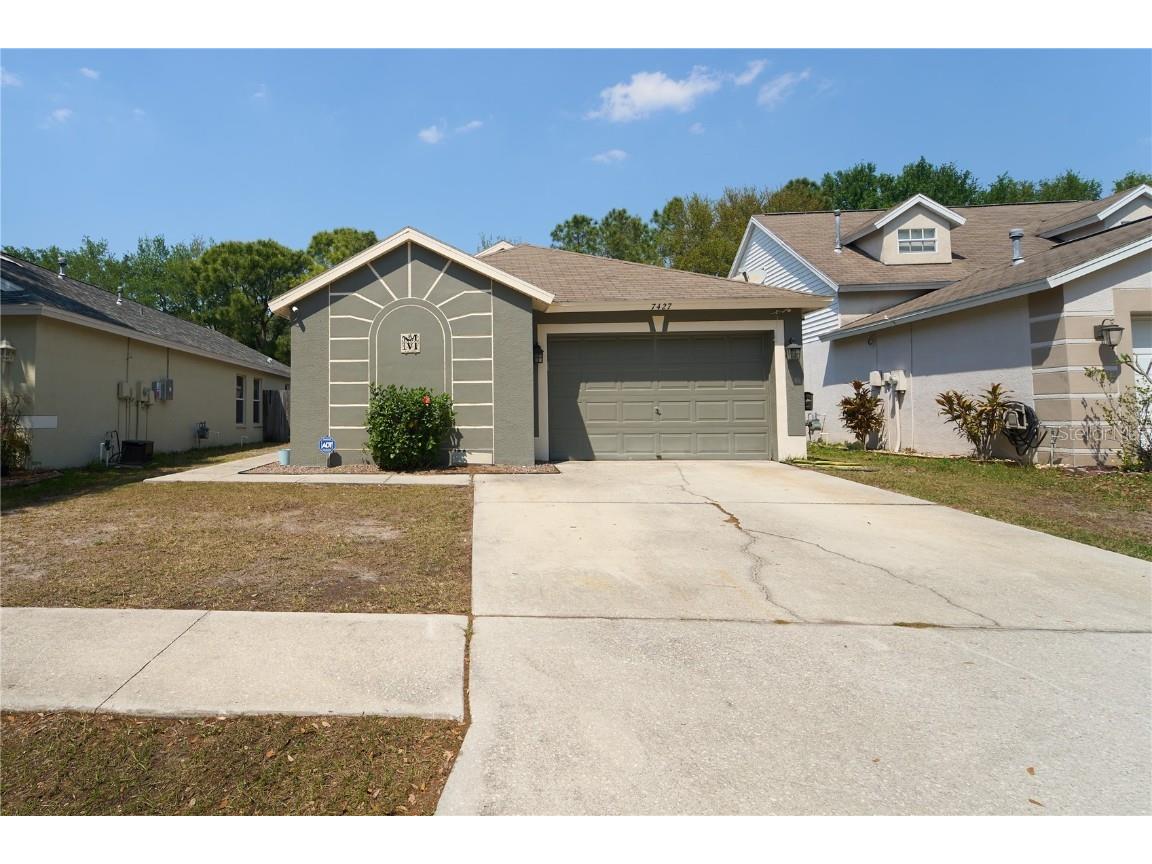 7427 Oxford Garden Circle Apollo Beach FL 33572 T3513408 image1
