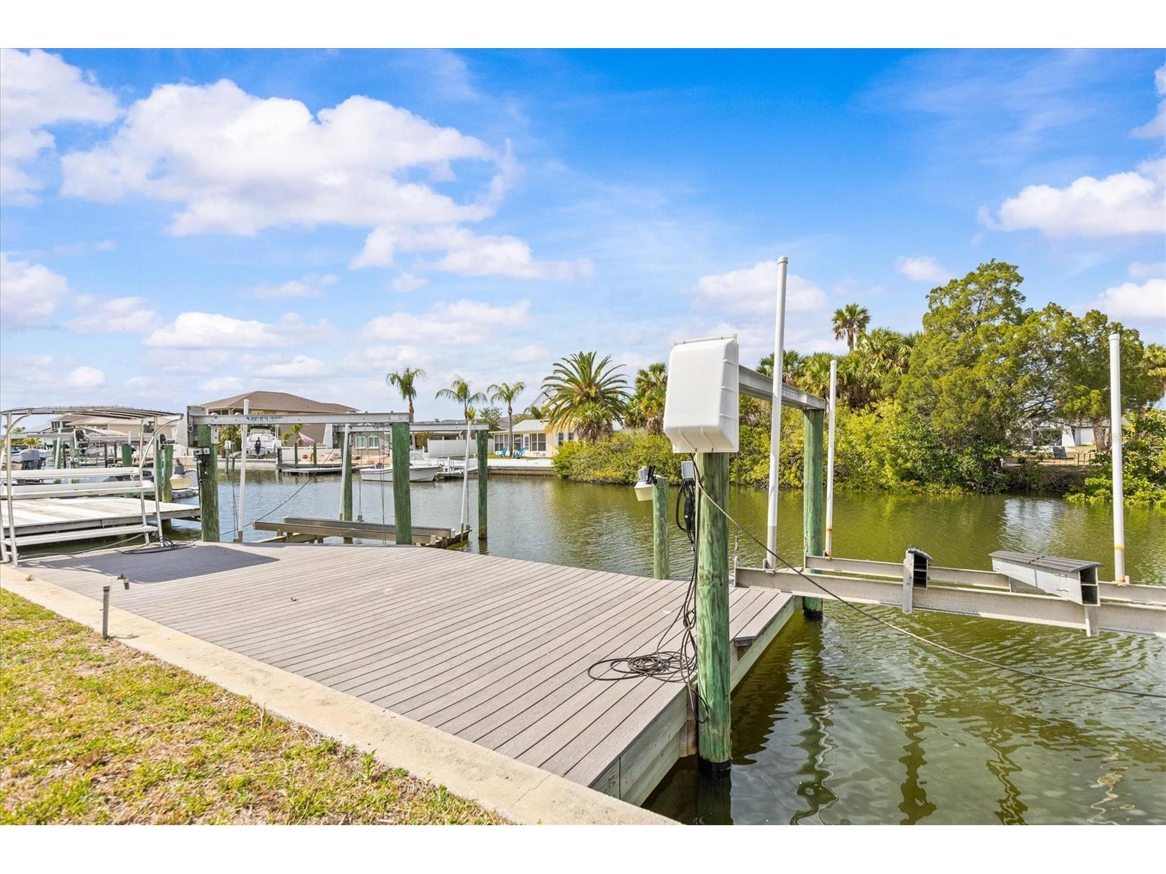 7427 Southwind Drive Hudson FL 34667 - DIRECT GULF ACCESS W7885129 image3