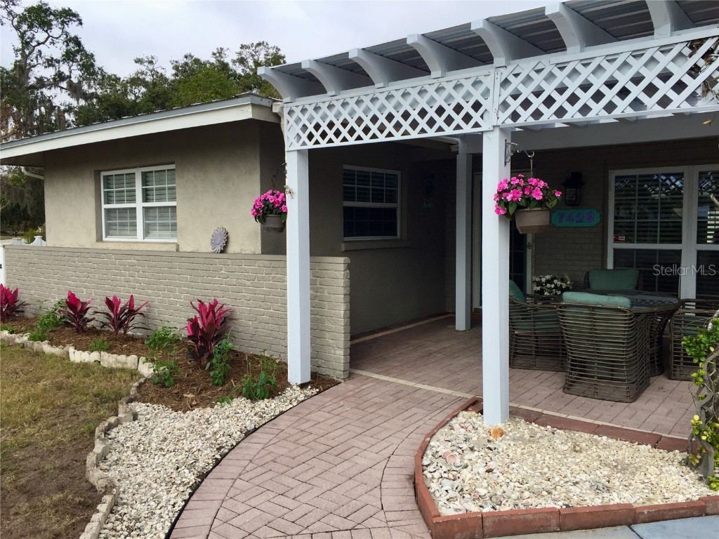 7429 Broughton Street Sarasota FL 34243 A4675170 image2
