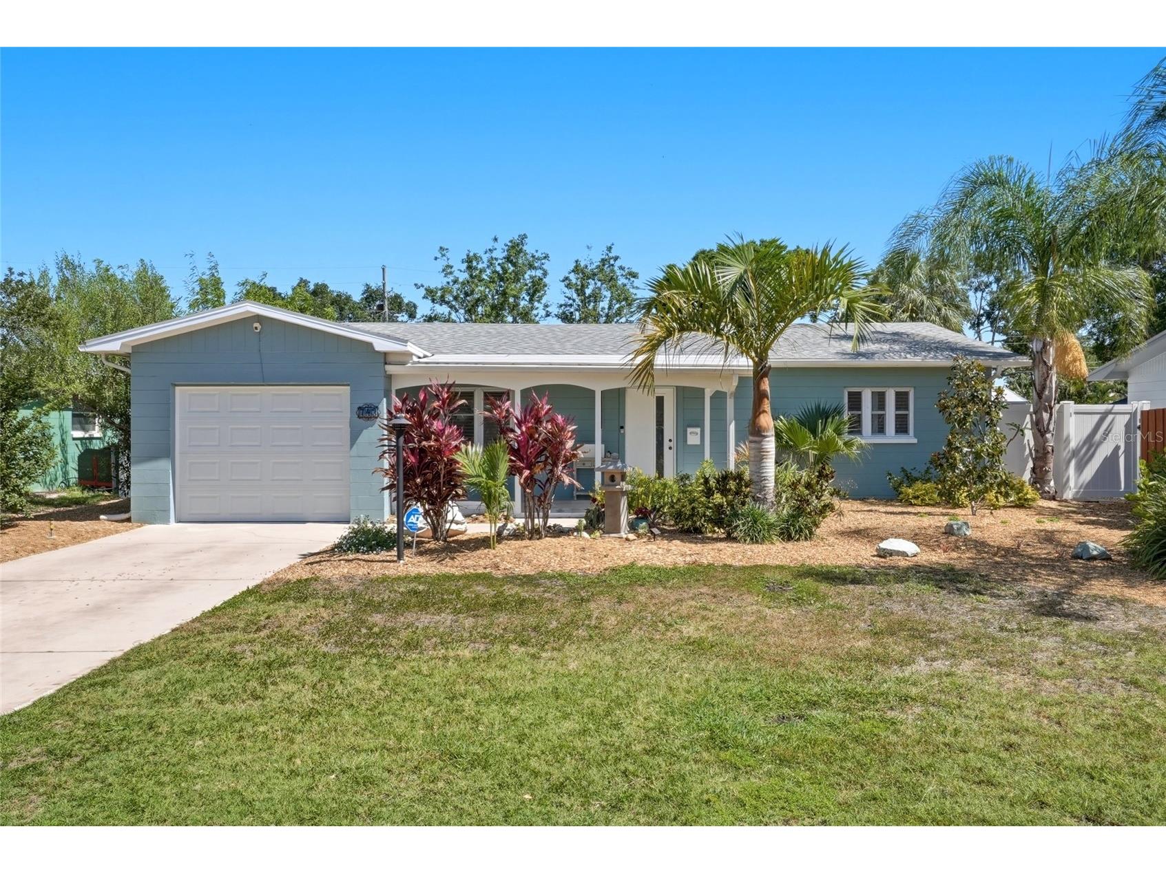 743 43rd Avenue NE Saint Petersburg FL 33703 TB8503748 image1