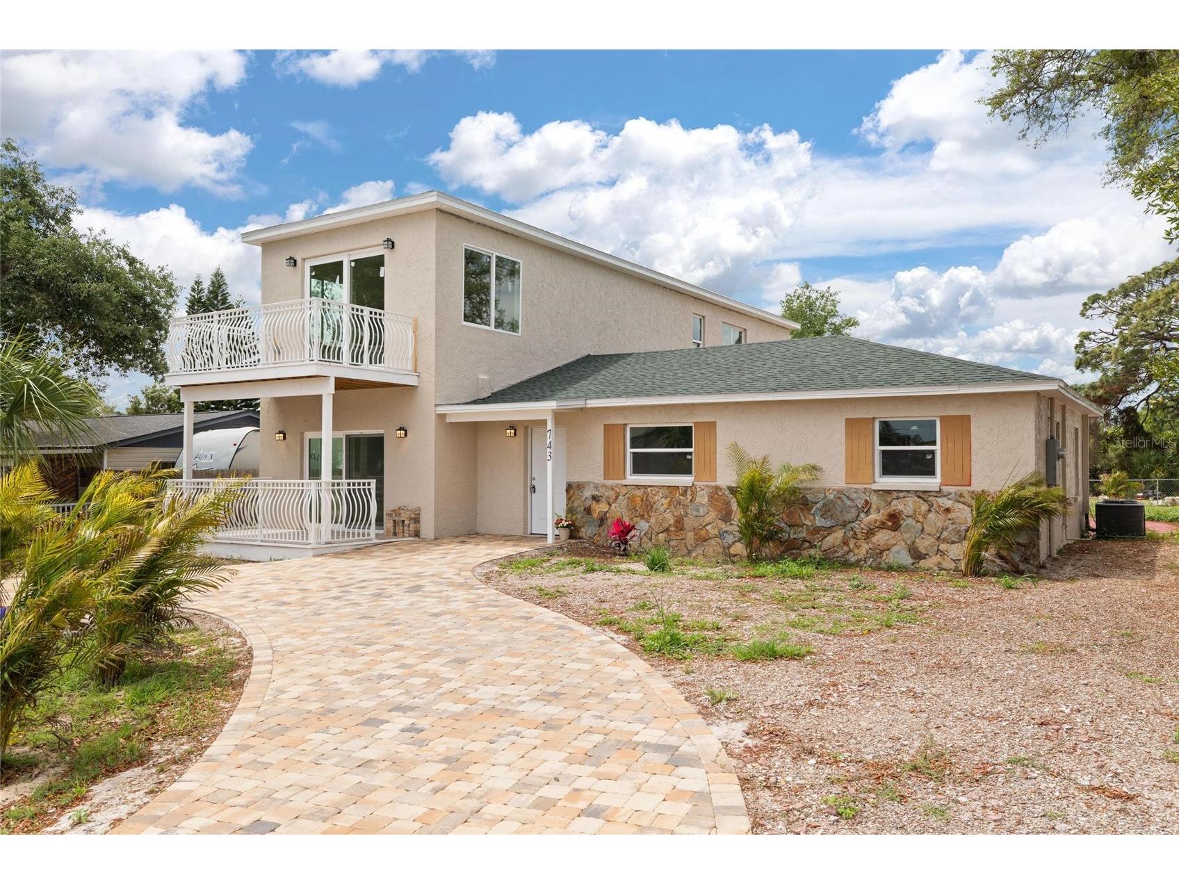 743 Bayshore Drive Tarpon Springs FL 34689 W7884829 image1