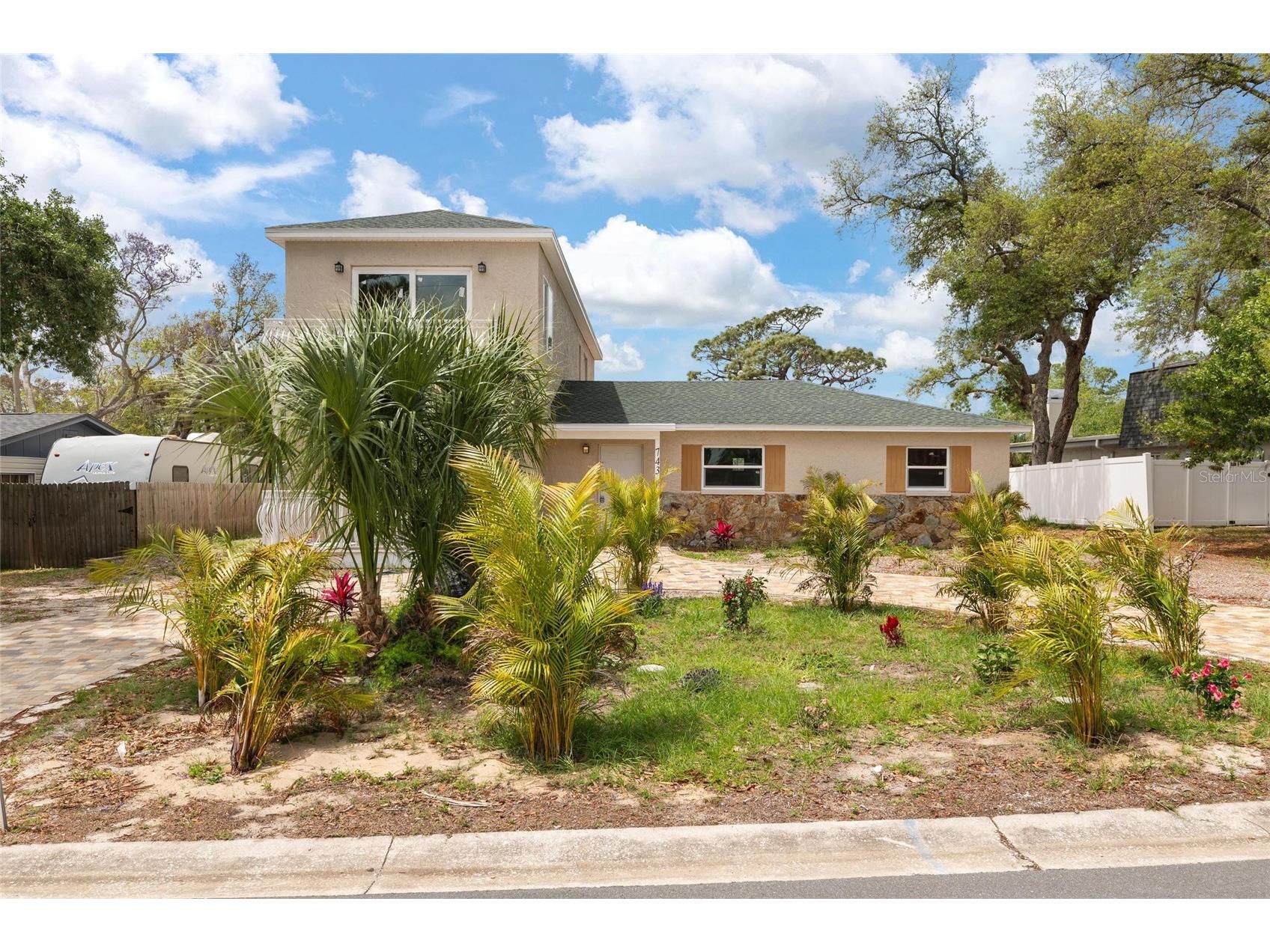 743 Bayshore Drive Tarpon Springs FL 34689 W7884829 image2