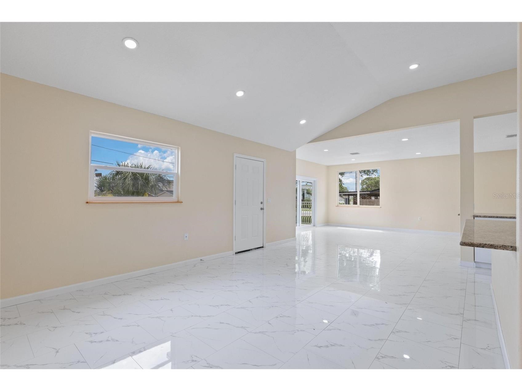 743 Bayshore Drive Tarpon Springs FL 34689 W7884829 image9