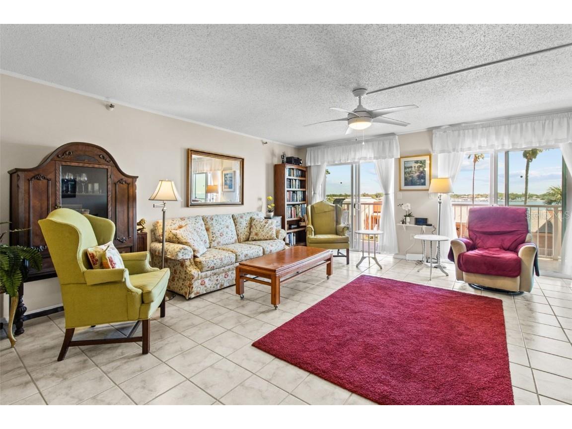 7430 Sunshine Skyway Lane S #402 Saint Petersburg FL 33711 TB8367543 image3