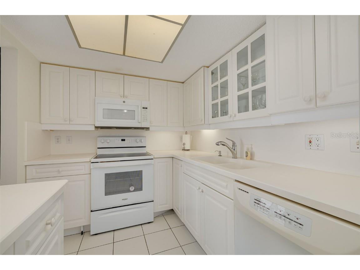 7430 Sunshine Skyway Lane S #704 Saint Petersburg FL 33711 TB8456414 image13