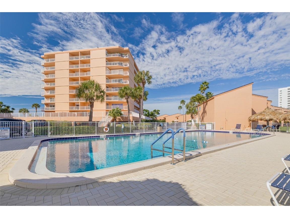 7430 Sunshine Skyway Lane S #704 Saint Petersburg FL 33711 TB8456414 image3