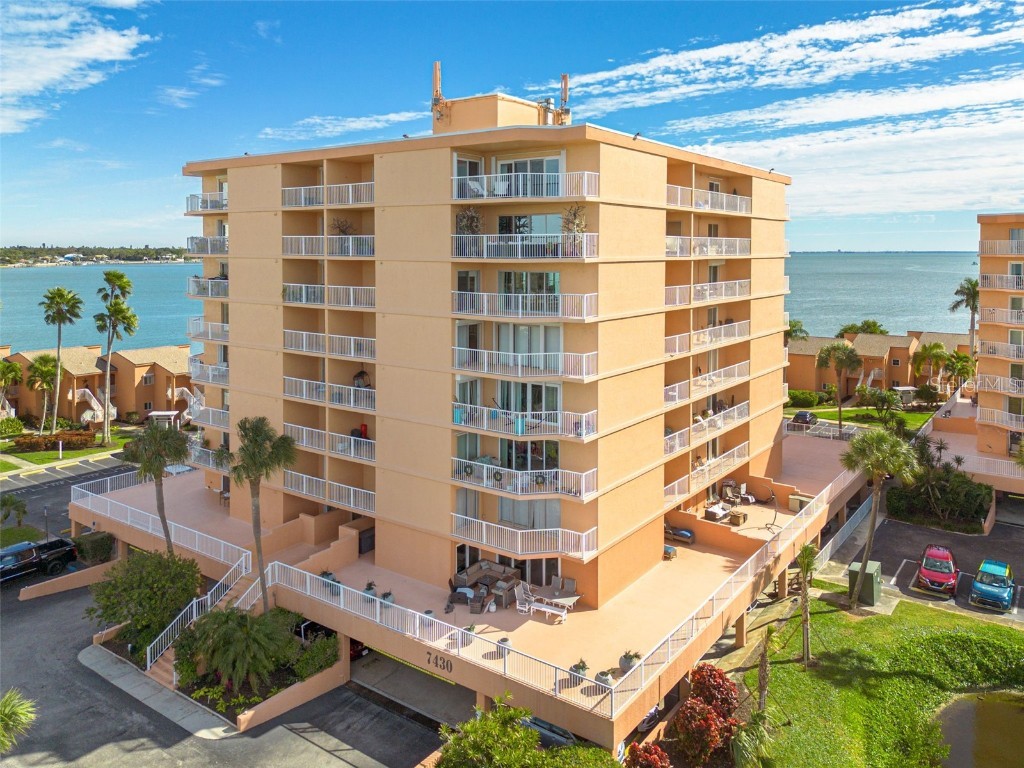 7430 Sunshine Skyway Lane S #704 Saint Petersburg FL 33711 TB8456414 image37