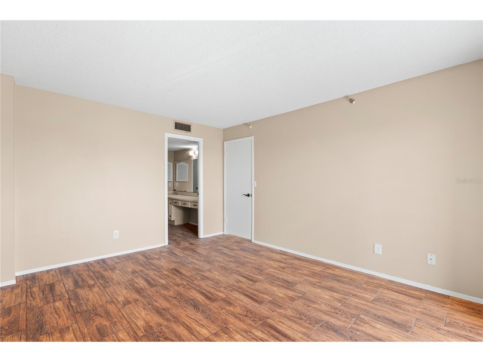 7432 Sunshine Skyway Lane S #302 Saint Petersburg FL 33711 - TAMPA BAY TO GULF OF AMERICA TB8520396 image21