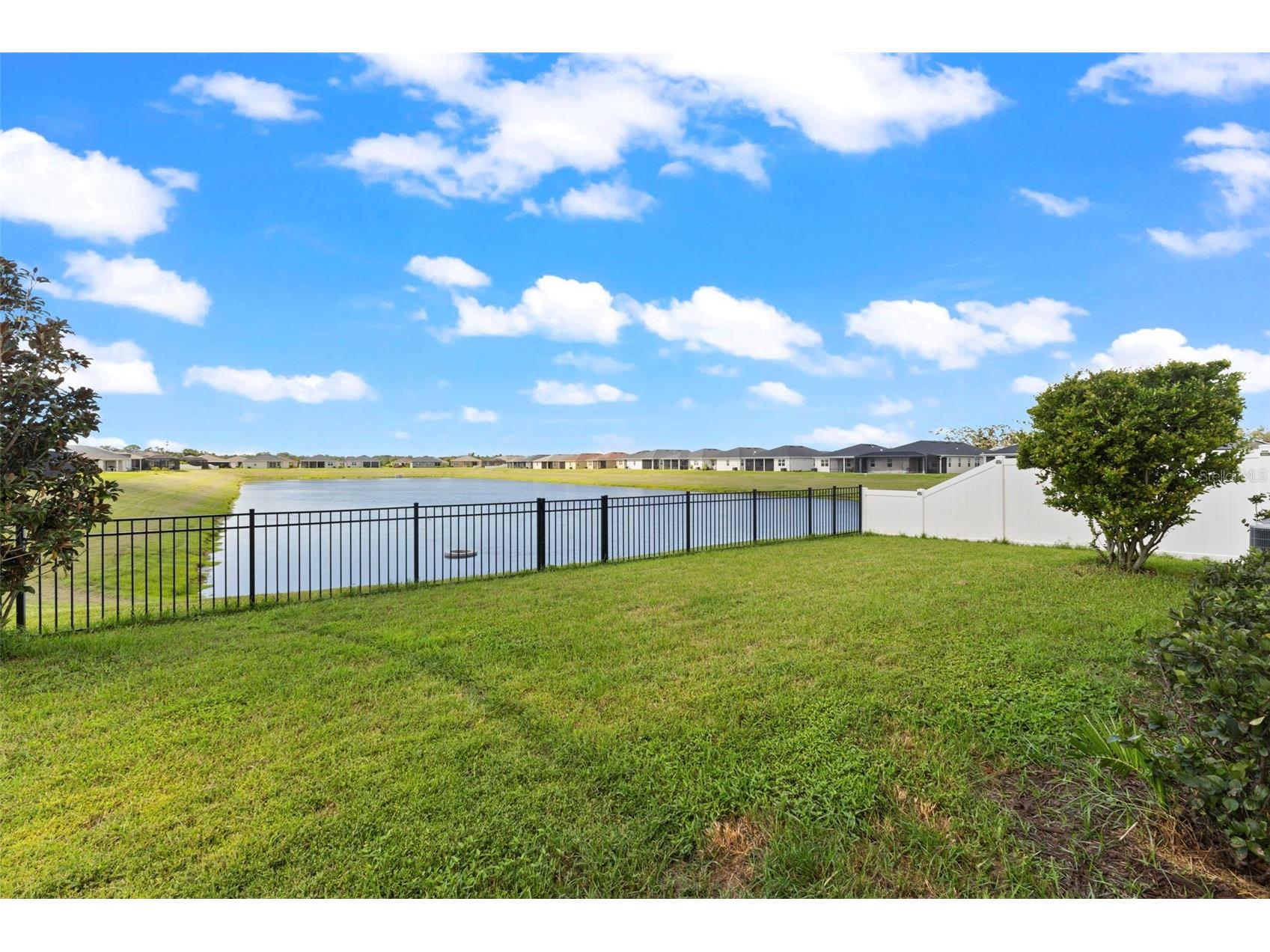 7434 35th Lane E Sarasota FL 34243 A4686705 image18