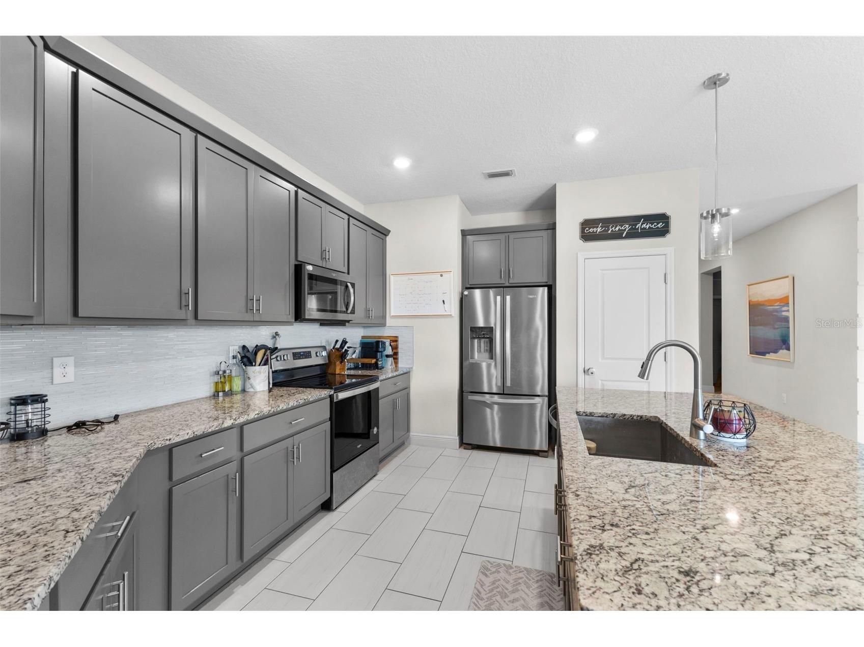 7434 35th Lane E Sarasota FL 34243 A4686705 image4