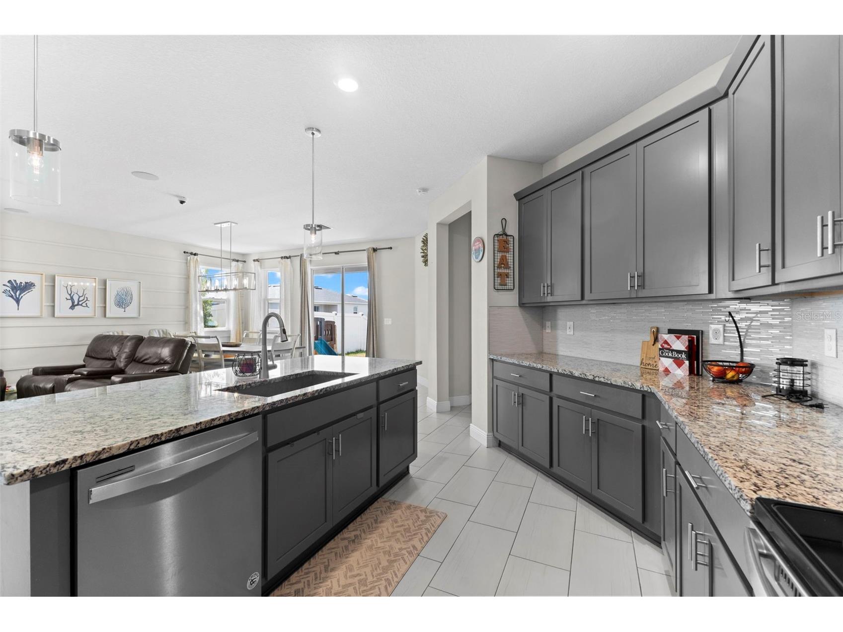 7434 35th Lane E Sarasota FL 34243 A4686705 image5