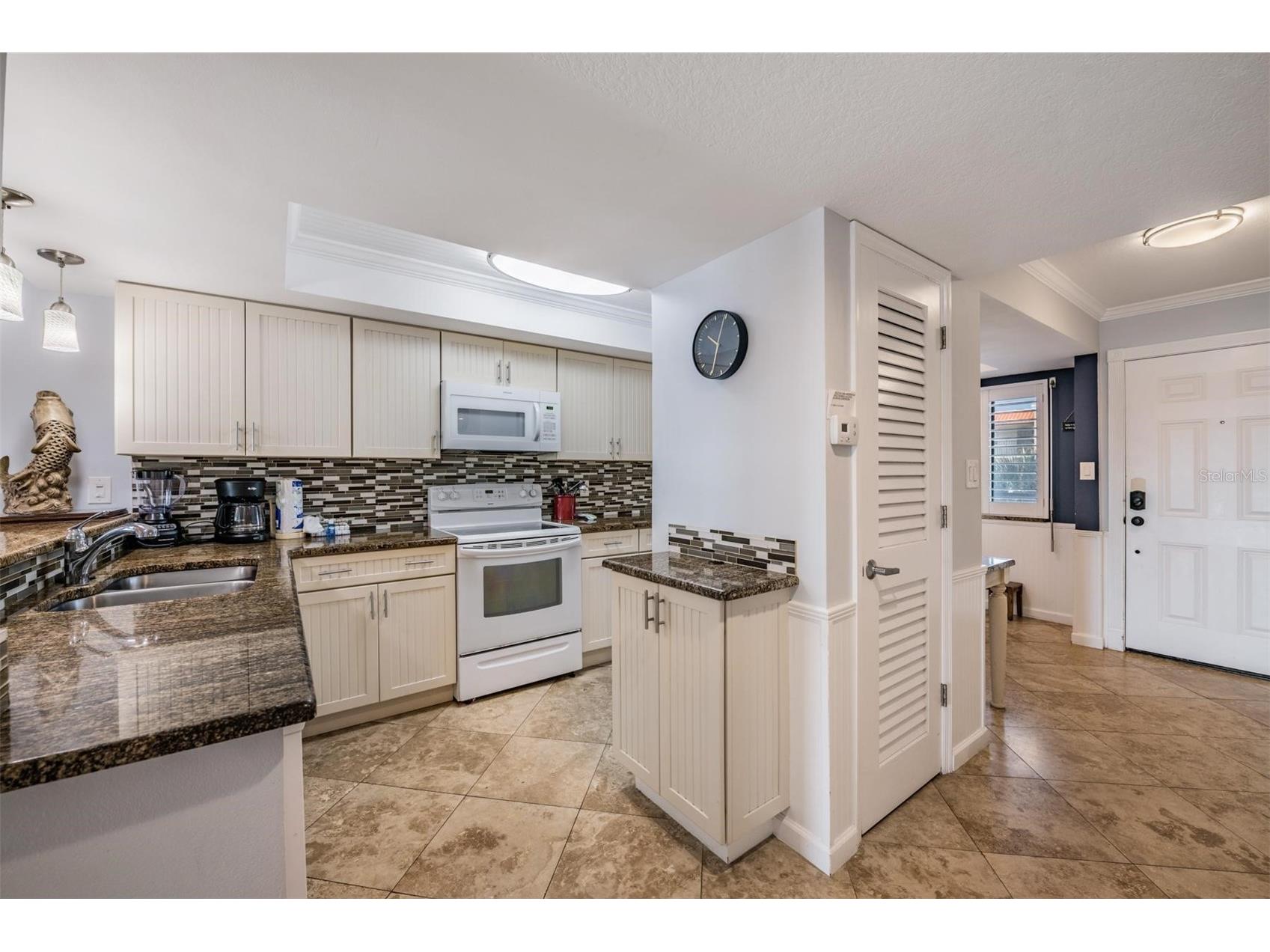 7435 Bayshore Drive #303 Treasure Island FL 33706 TB8501515 image8