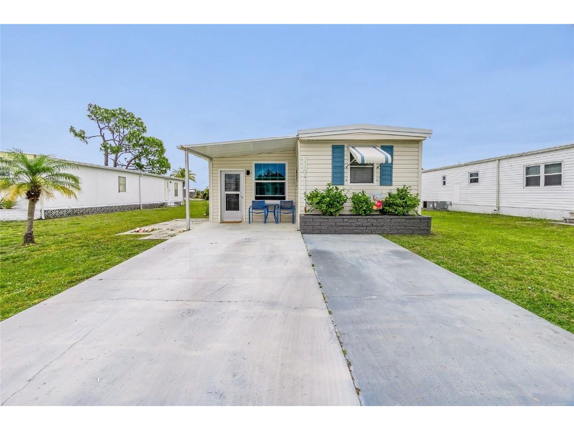 7436 Arbela Street Port Charlotte FL 33981 - BUTTERFORD WATERWAY C7491819 image1