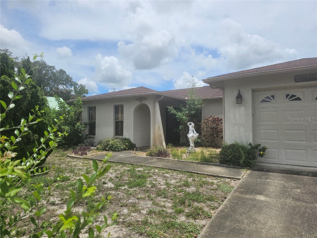 7438 Isle Drive Port Richey FL 34668 W7866206 image1