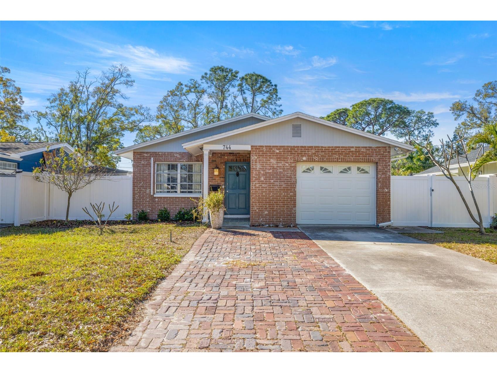 744 63rd Avenue N Saint Petersburg FL 33702 TB8472376 image1