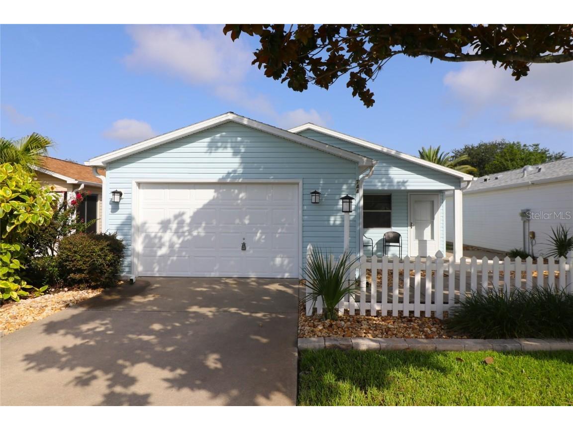 744 Angelita Avenue The Villages FL 32159 G5084868 image1